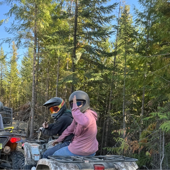 Meet your Posher, Dallynn - Picture 1 of 1